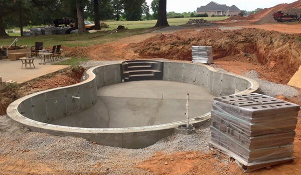 building an in ground pool